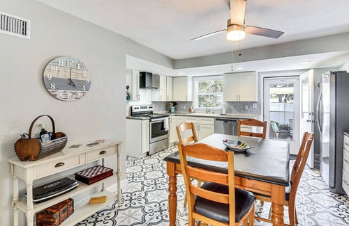 Walkers Holly Hill Cabaña | Dog-Friendly Daytona Beach Cottage w/ Patio!