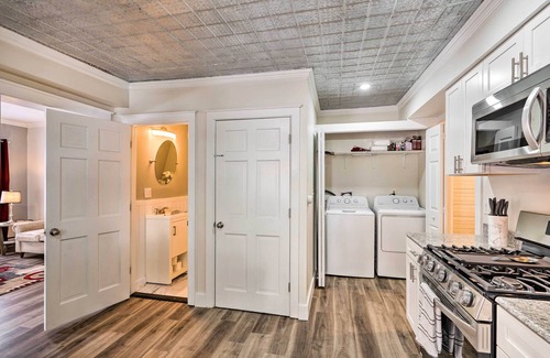 Auburn Cabaña | Dog-friendly Downtown Auburn Vacation Rental!