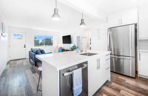 San Clemente Casa | Dog-friendly duplex with washer/dryer, two full kitchens, & large backyard