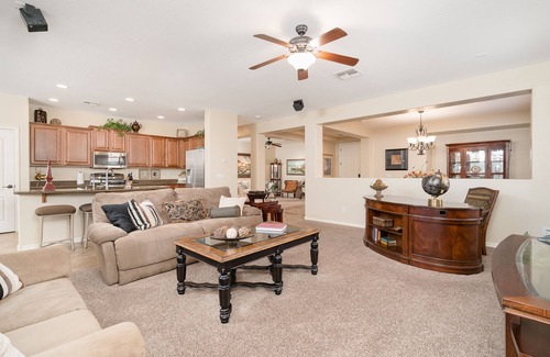 Fox Crossing Casa | Dog-friendly elegant home with classic finishes, enclosed yard & grill