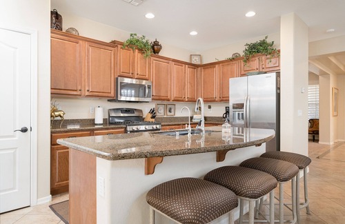 Fox Crossing Casa | Dog-friendly elegant home with classic finishes, enclosed yard & grill