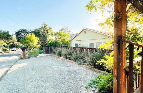Fetters Hot Springs-Agua Caliente Casa | Dog Friendly! Fabulous Kitchen & Large Deck w/ Scenic Views