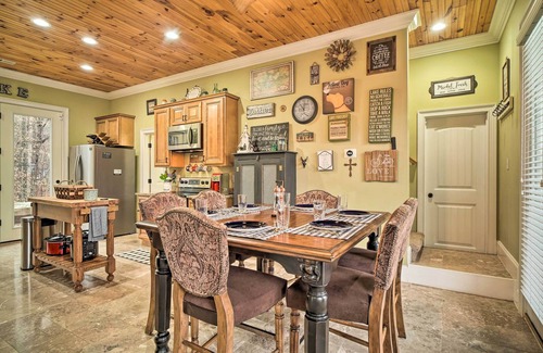 Sharps Chapel Casa | Dog-Friendly Family Home Steps to Norris Lake