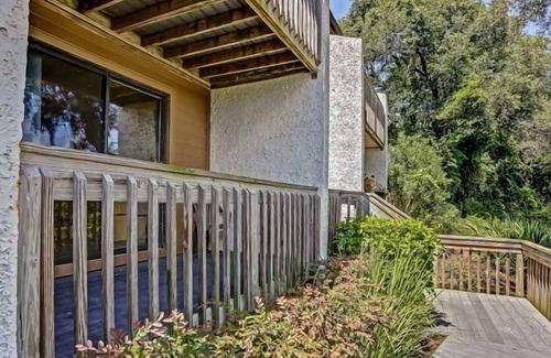 Fernandina Beach Condominio | Dog Friendly Forest Ridge Condo Close to Beach by Redawning