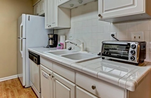 Fernandina Beach Condominio | Dog Friendly Forest Ridge Condo Close to Beach by Redawning