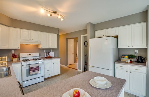Etna Casa | Dog-Friendly Freeville Home ~ 8 Mi Cayuga Lake!