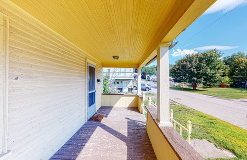 Berlin Casa | Dog-friendly getaway with porch, yard, & full kitchen - near ATV trails
