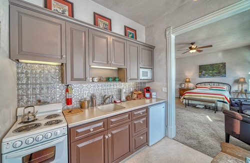 Salida Condominio | Dog Friendly- Historic Palace Hotel- Suite 201