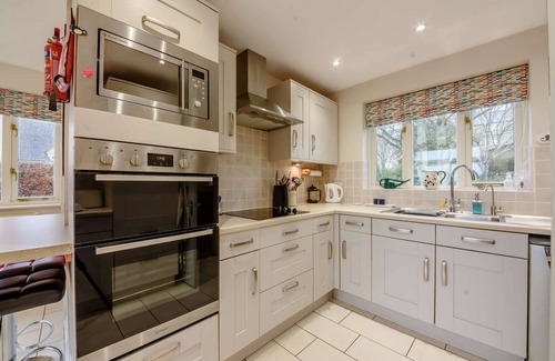 Blockley Casa | Dog friendly holiday cottage in the Cotswolds with cinema room and superb garden - Landgate House