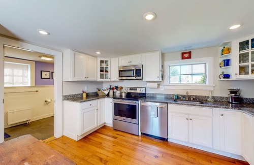 Rockland Casa | Dog-friendly home 1 block from beach with firepit, amazing ocean views, & office