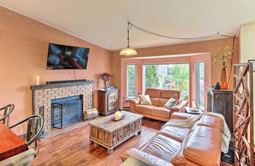 Kent Casa | Dog-Friendly Home: Fenced-Yard, Great Amenities!