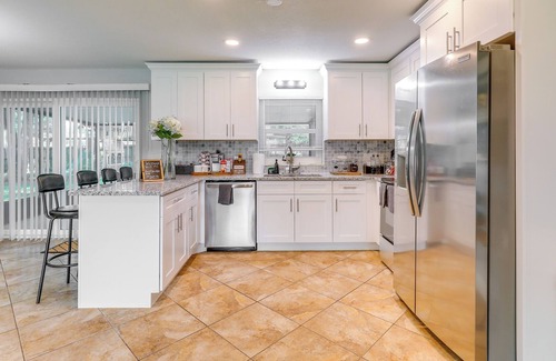 East County Civic Group Casa | Dog-Friendly Home in Valrico w/ Private Pool!