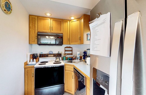 Tolovana Park Casa | Dog-friendly home with fireplace & 3 decks - half a mile to the beach