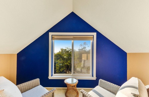 Seal Rock Casa | Casa amigable para perros con hoguera y patio cerrado, ¡cerca de la playa!