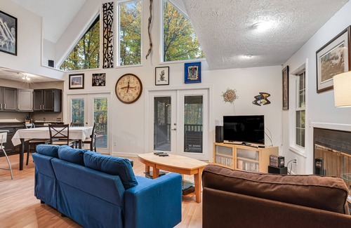 Mill Spring Cabina | Dog-friendly home with deck, shuffleboard, firepit - close to outdoor activities