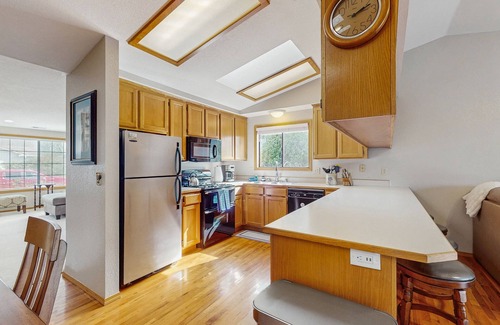 Pacific Casa | Dog-friendly home with large private yard & bbq - close to beach & hiking