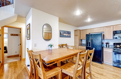 Dover Casa | Dog-friendly home with patio, grill, fireplace, streaming, washer/dryer & AC