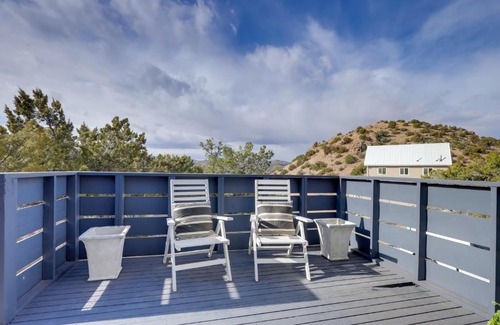 Cerrillos Casa | Dog-Friendly Home with Fenced Yard in Los Cerrillos