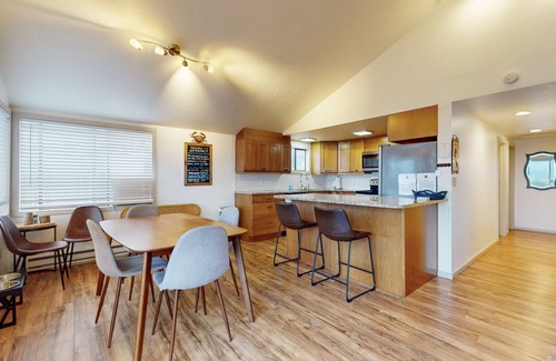 Freeland Cabina | Dog-friendly home with Puget Sound views & walk to beach - located in Bush Point