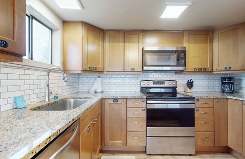 Freeland Cabina | Dog-friendly home with Puget Sound views & walk to beach - located in Bush Point