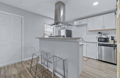 Garland Casa | Dog-friendly home with enclosed backyard, washer/dryer & AC - walk to dining