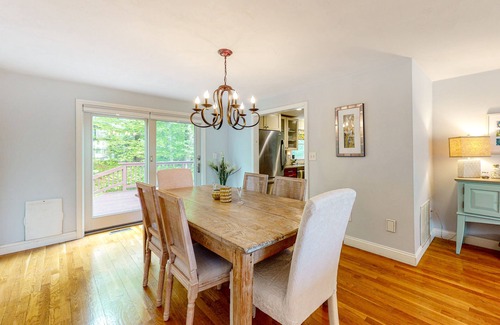 Mashpee Casa | Dog-friendly home with great deck & association beach on Mashpee Pond