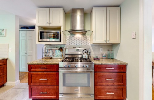 Mashpee Casa | Dog-friendly home with great deck & association beach on Mashpee Pond