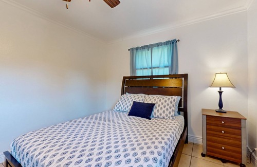 Mount Dora Casa | Dog-friendly house near town with backyard fruit trees, patio, W/D, & central AC