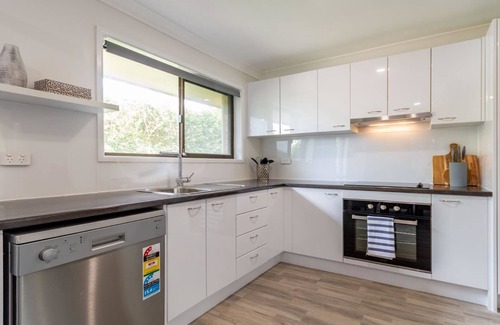 Bellara Casa | Casa para perros recientemente renovada a poca distancia de Waterfront