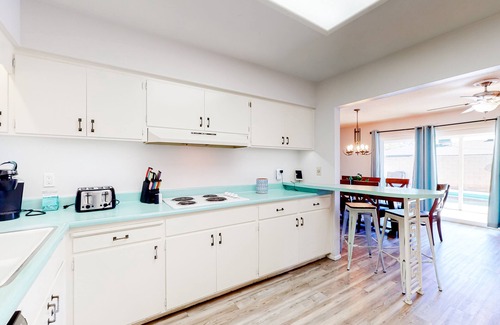 Scottsdale Country Acres Casa | Dog-friendly house with retro feel, pool, fireplace & patio - snowbirds welcome