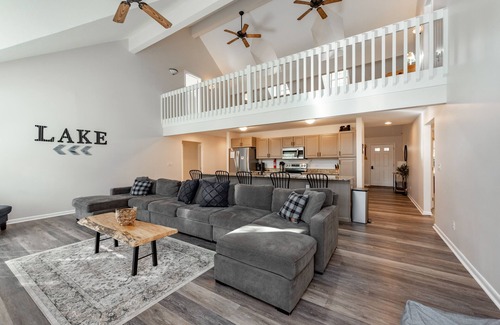 Blakeslee Casa | Deer Pass: casa frente al lago de 6 habitaciones en la tranquila comunidad de Blakeslee