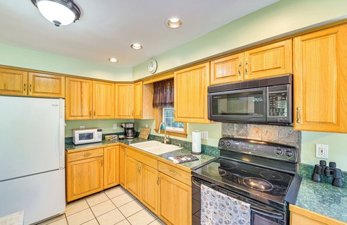 Lake George Cabaña | Dog-friendly Lake George Home: 3 Mi to Beach!