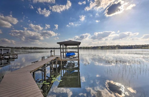 Sawmill Casa | Dog-Friendly Lake Home with Dock about 25 Mi to Disney!