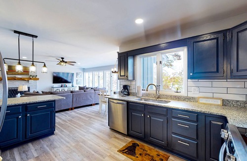 Huddleston Casa | Dog-friendly lakefront home with hot tub, dock, kayaks, & game room