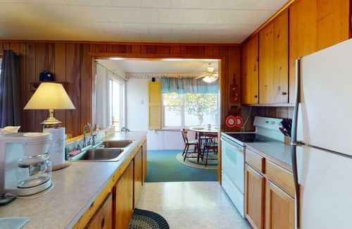 Swanton Cabaña | Dog-friendly lakefront home with amazing Lake Champlain views, deck, & firepit
