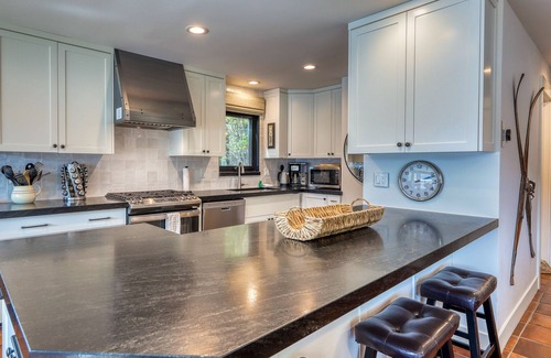 Truckee Casa | ¡Casa frente al lago que admite perros con muelle privado y vistas de 180 grados!