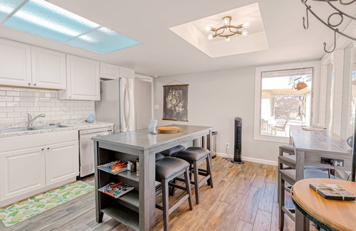 Cave Creek Casa | Dog-friendly mountain-view home with private pool, outdoor lounging & W/D