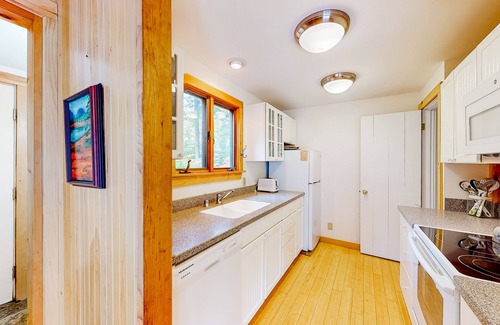 Southwest Harbor Casa | Dog-friendly ocean-view duplex with wood stoves, decks, grills, kitchens, ACs