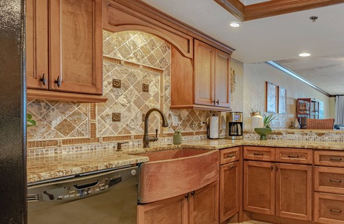 Daytona Beach Shores Condominio | Dog Friendly Ocean Front High Rise, Direct Beach Acess, 2 Bedroom 2 full Bath.