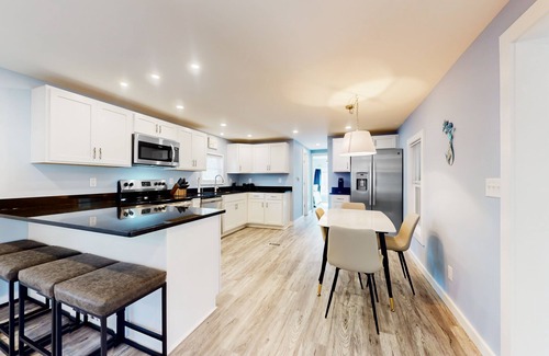 Frankford Casa | Dog-friendly renovated Plantation Park home with deck, grill, W/D, & AC