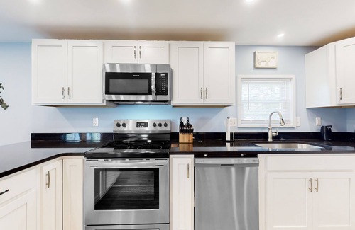 Frankford Casa | Dog-friendly renovated Plantation Park home with deck, grill, W/D, & AC