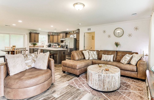 Russellville Casa | Dog Friendly, Screened Porch: St Stephen Retreat!