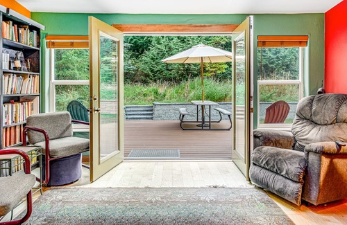 Adelma Beach Casa | Dog-friendly single-level home w/fireplace, grill, large yard, outdoor dining