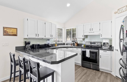 Sandy Casa | Dog Friendly SLC Home Close to the Mountains