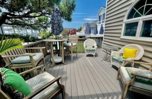 Dewey Beach Cabaña | Dog-Friendly Solar Cottage, Bay Views, 1.5 Blocks to Beach, Fenced Yard & Decks!