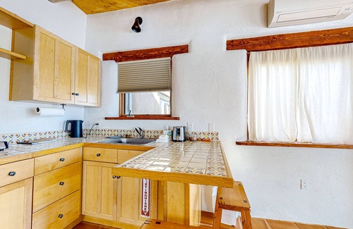 Arroyo Seco Apartamento | Dog-friendly studio with mountain/beautiful sunset views and AC
