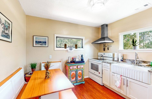 Atlantic Beach Casa | Dog-friendly home near the ocean with central AC, WiFi, & washer/dryer