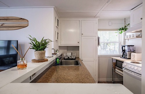 Old Orchard Beach Cabaña | Nuevo en el mercado! - Soleado, cabaña de un dormitorio en una calle lateral tranquila!