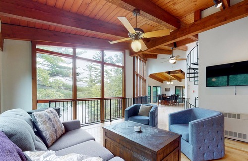 Pine River Pond Casa | Dog-friendly waterfront retreat with private beach, lake access, deck, & W/D