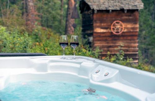 Jamestown Casa | Dog Friendly, Year Round, Creekside Cabin, Hot Tub, 6 Acres